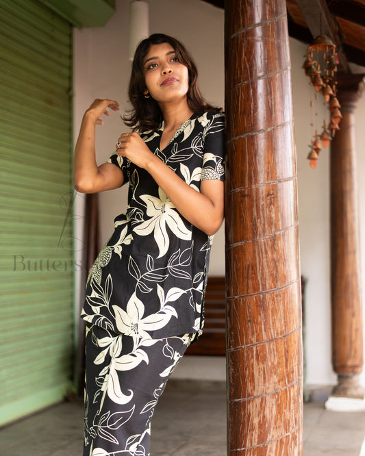 Ready to Ship: CHARCOAL KISS