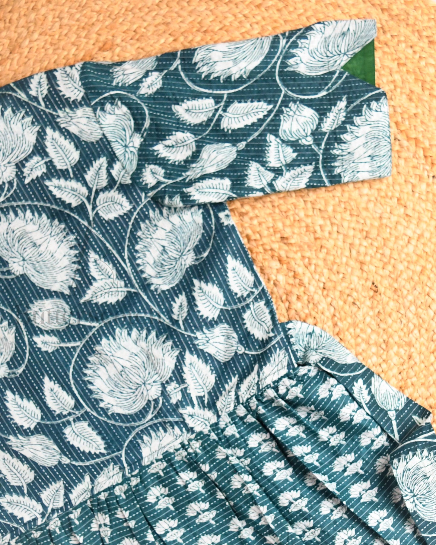 Ready to Ship : AMARYLLIS HALO