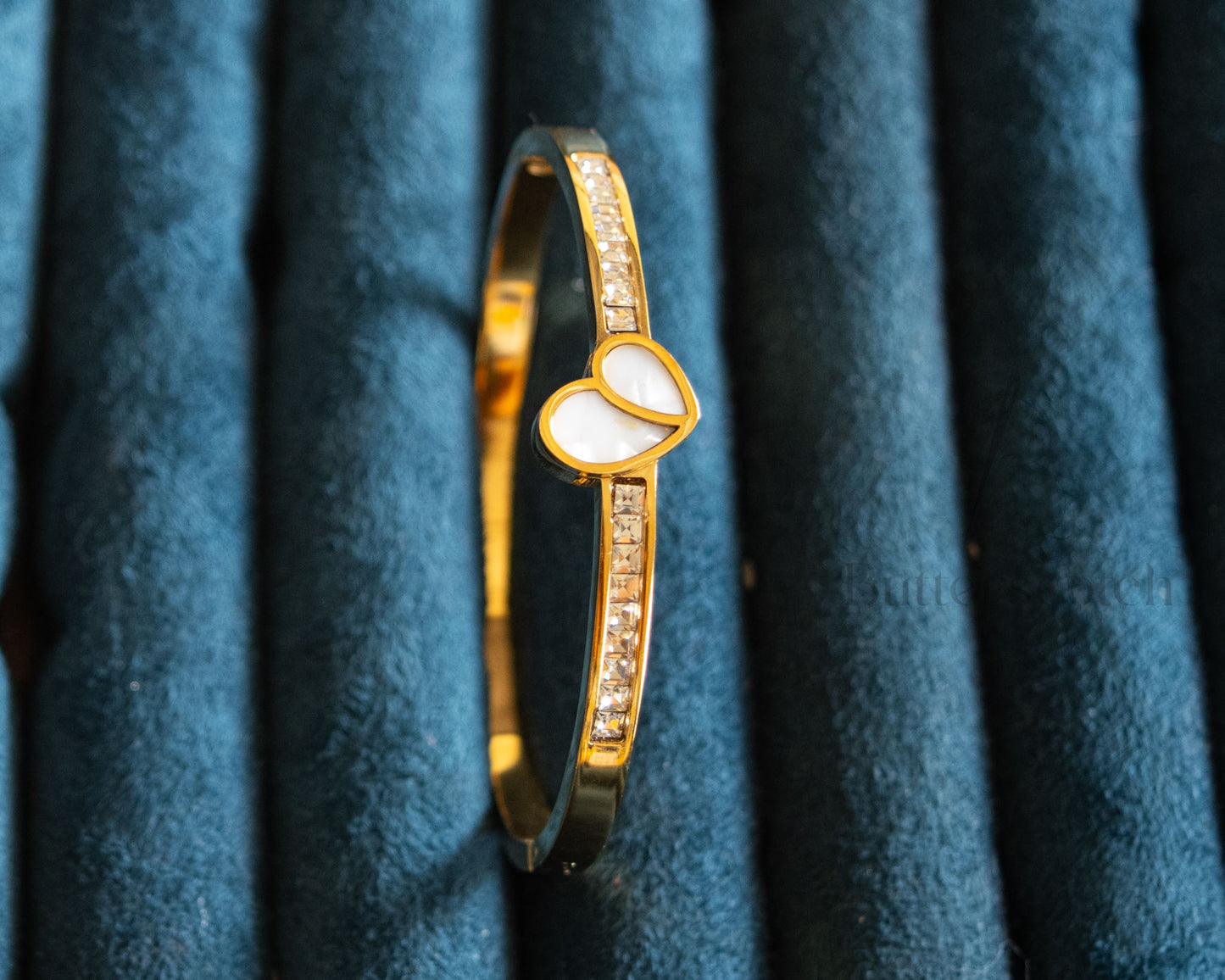 Ready to Ship: PEARL FINCH BRACELET