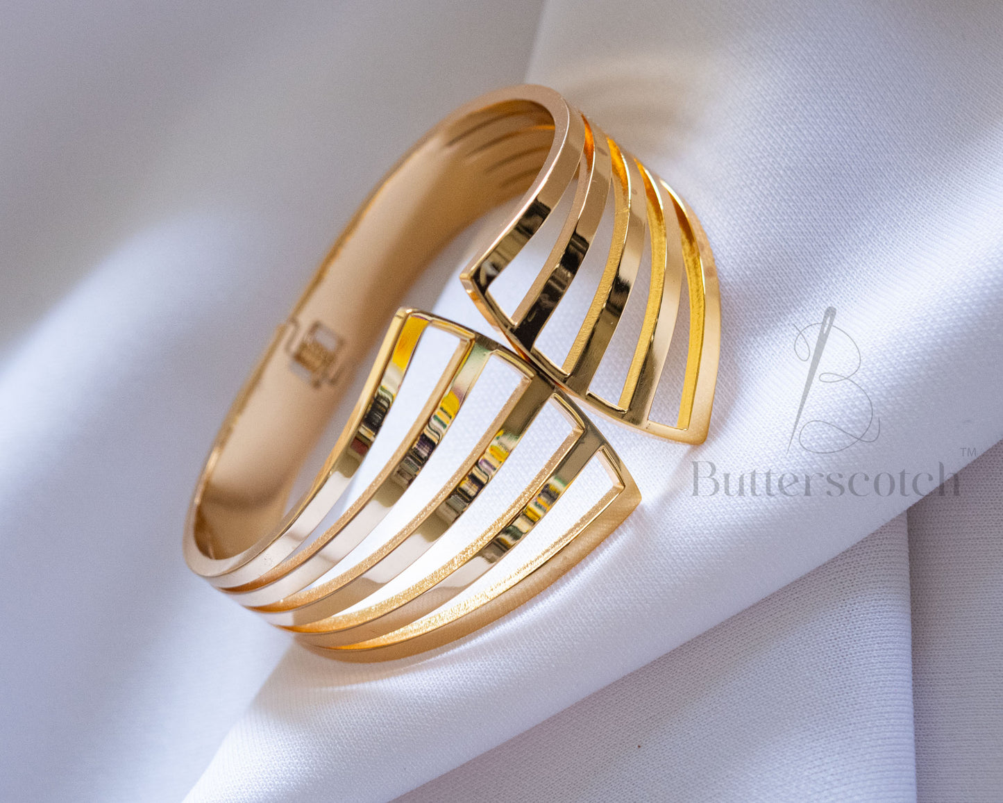 Ready to Ship: ELYSIAN LOOP BRACELET