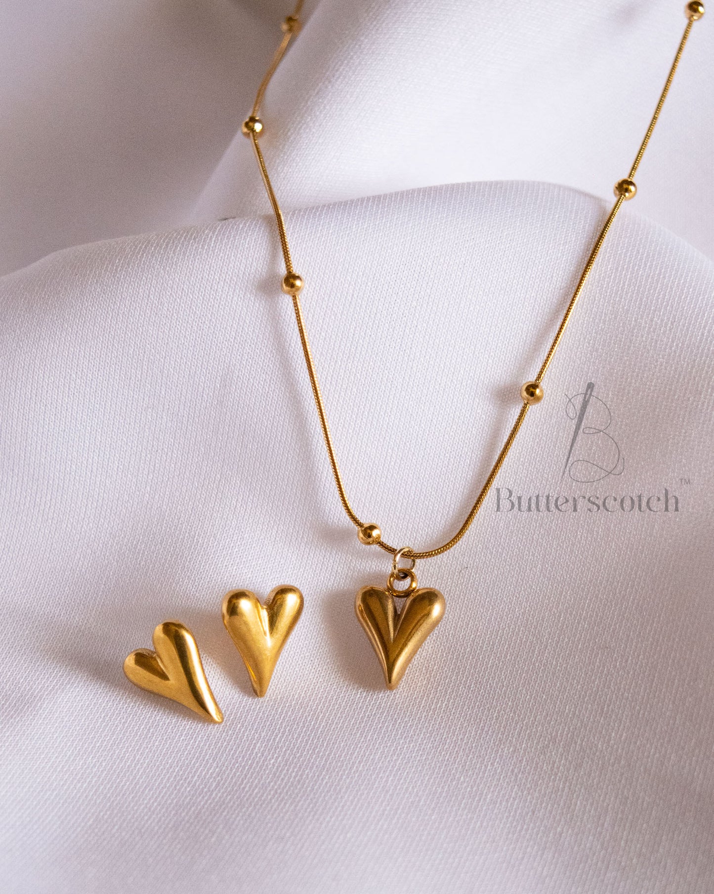 Ready to Ship: CRIMSON KISS PENDANT CHAIN SET