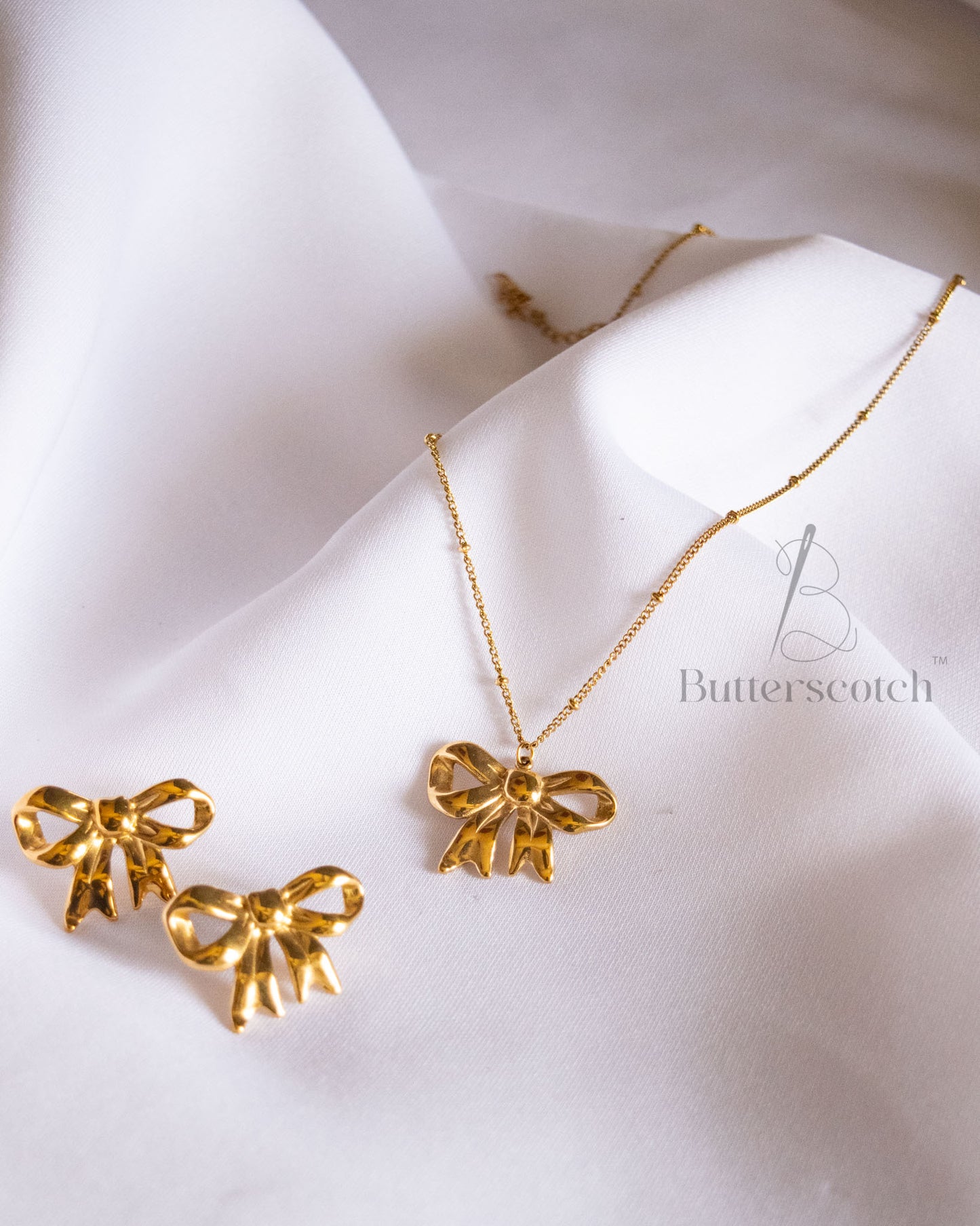 Ready to Ship: FUZZY GLITZ PENDANT CHAIN SET