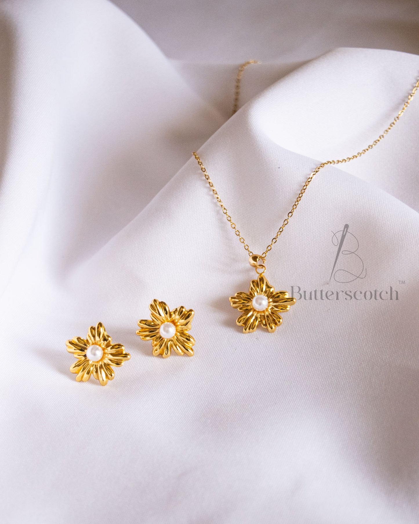 Ready to Ship: BLOSSOM VEIL PENDANT CHAIN SET