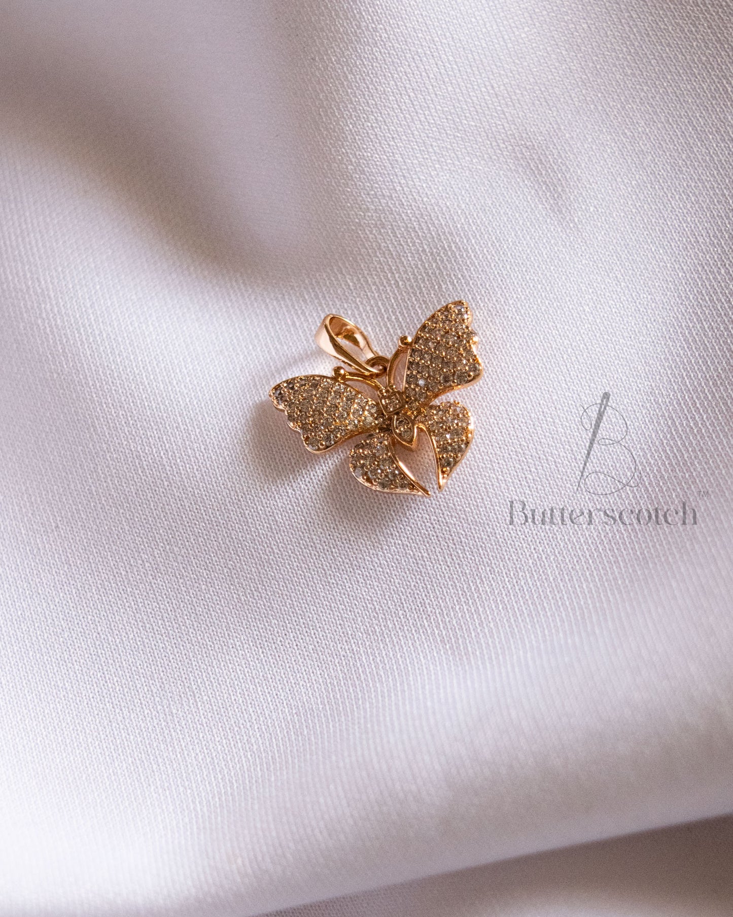 Ready to Ship: WYNAFLY PENDANT