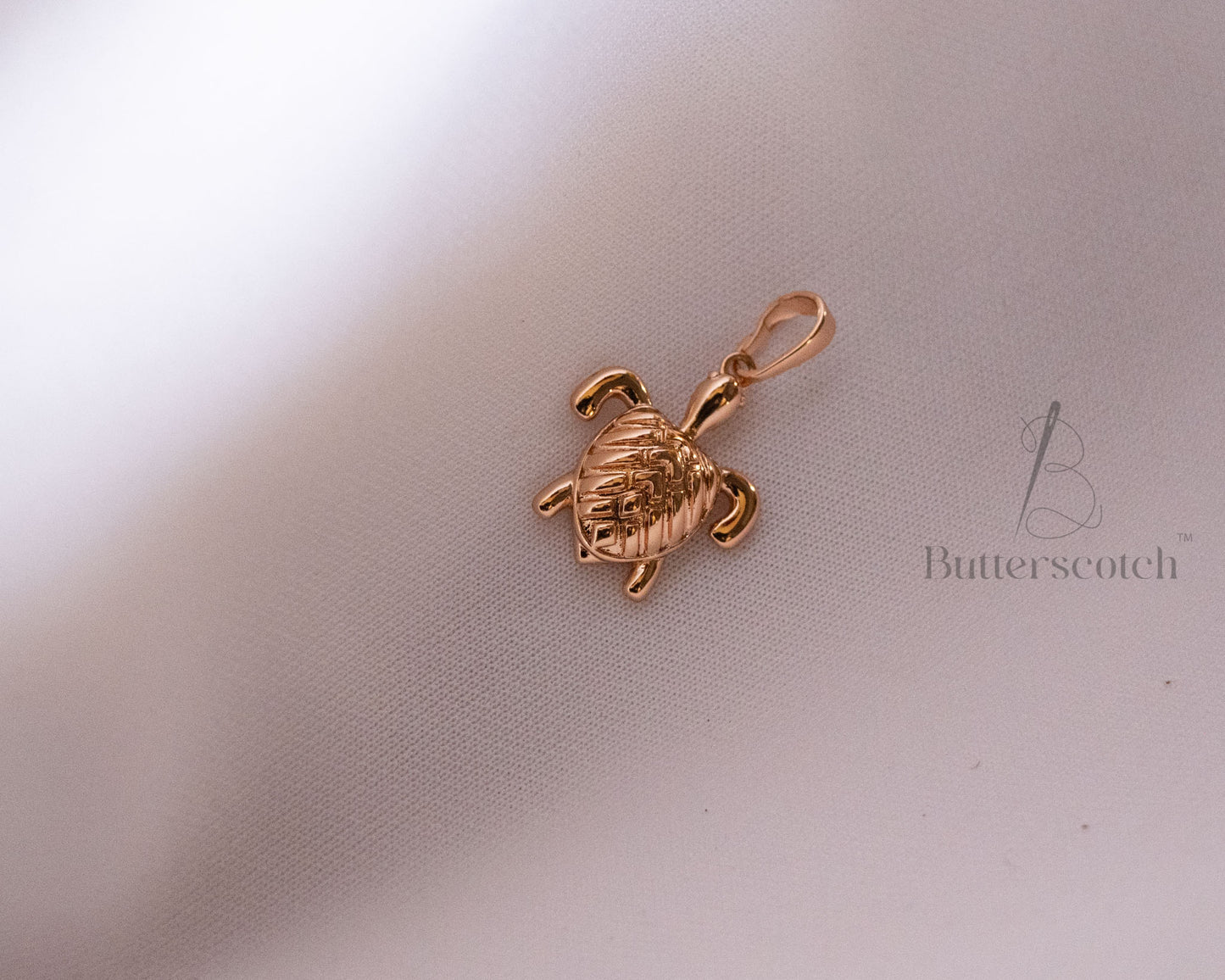 Ready to Ship: CARAPHELLE PENDANT