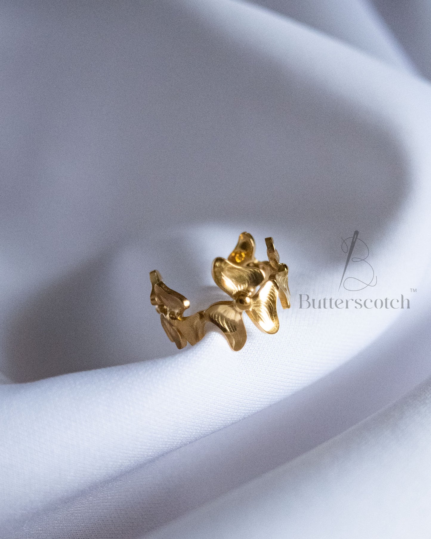 Ready to Ship: LARK HOLLOW