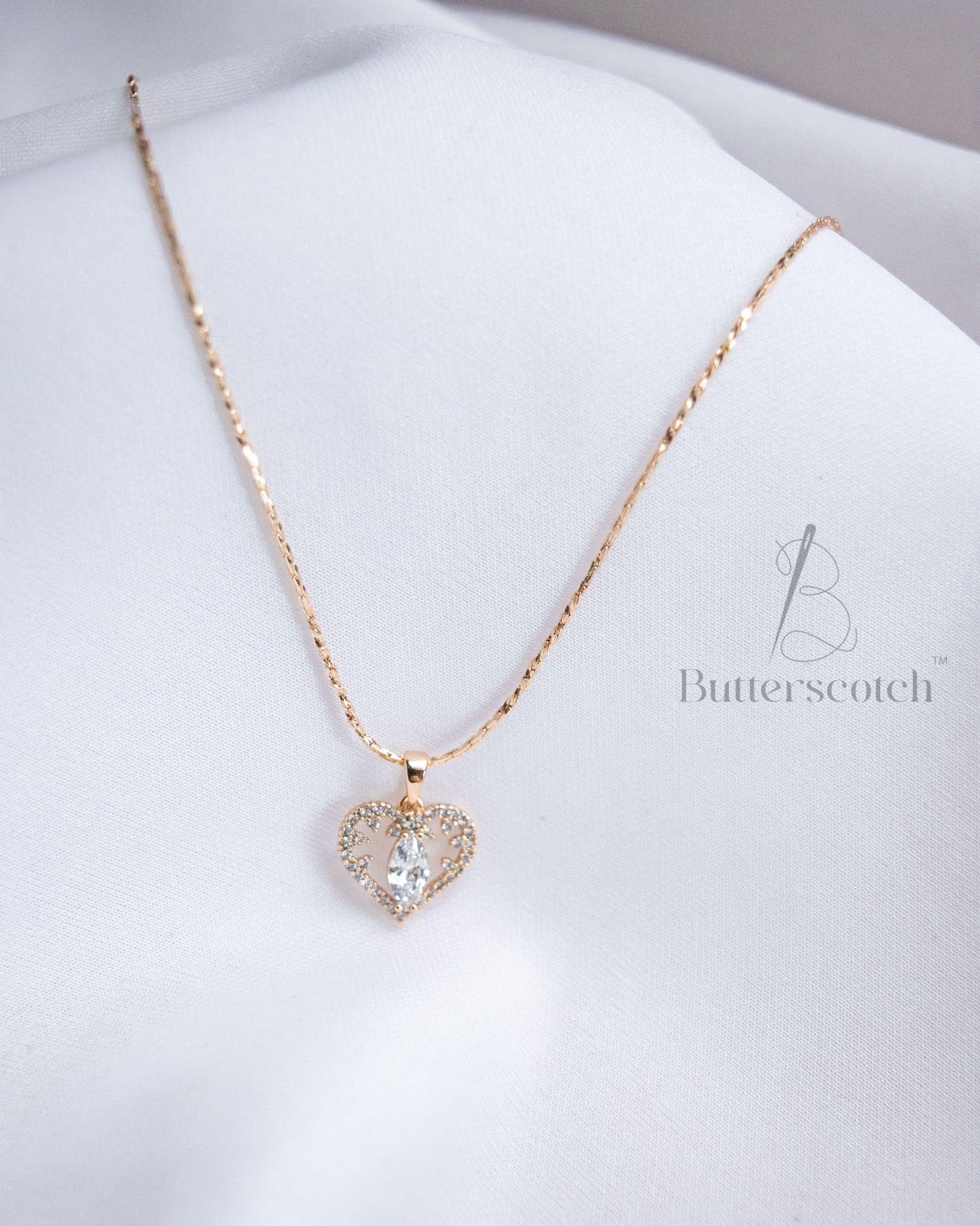 Ready to Ship: HEARTELLA PENDANTCHAINS